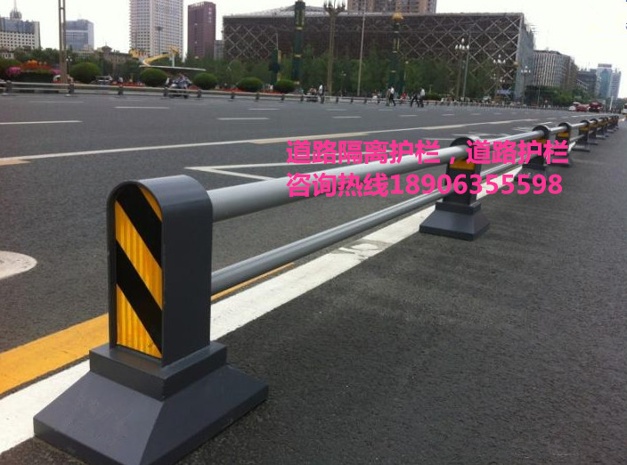 道路護(hù)欄，道路隔離柱，隔離墩